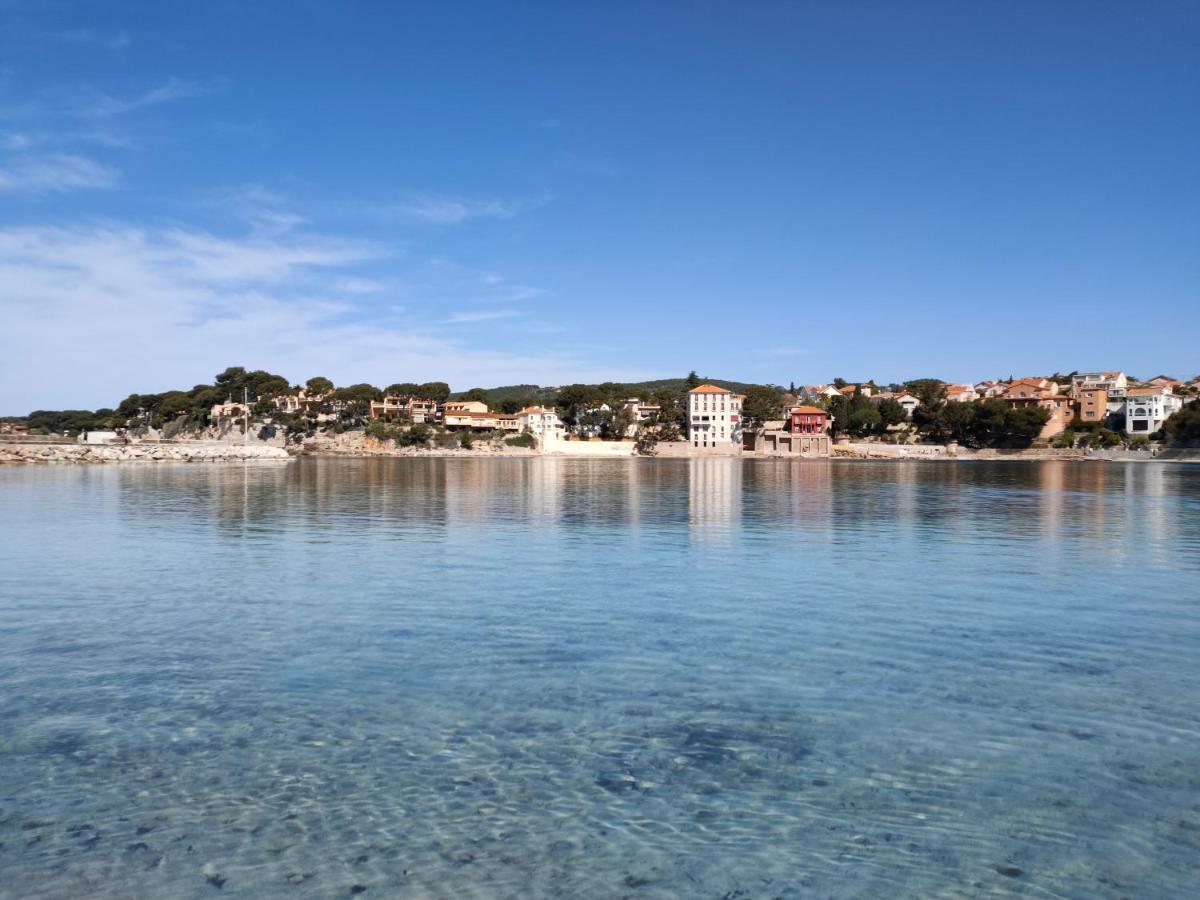 Joli Studio Les Pieds Dans L Eau Avec Place De Parking Gratuite Bandol Dış mekan fotoğraf